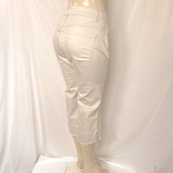 Westbound Woman The Fit Formula Kick Flare Capri Jeans Size 18W Frayed Hems NWT - Picture 6 of 9